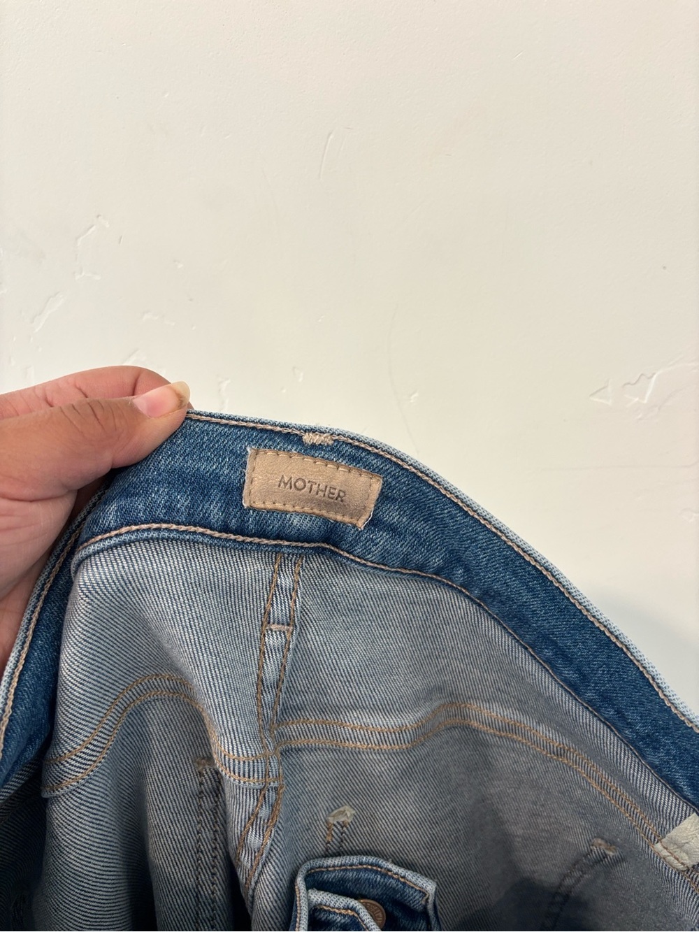MOTHER The Patch Pocket Weekender Mid Rise Flare Jeans Poppin Wheelies Size 28 - Picture 6 of 7